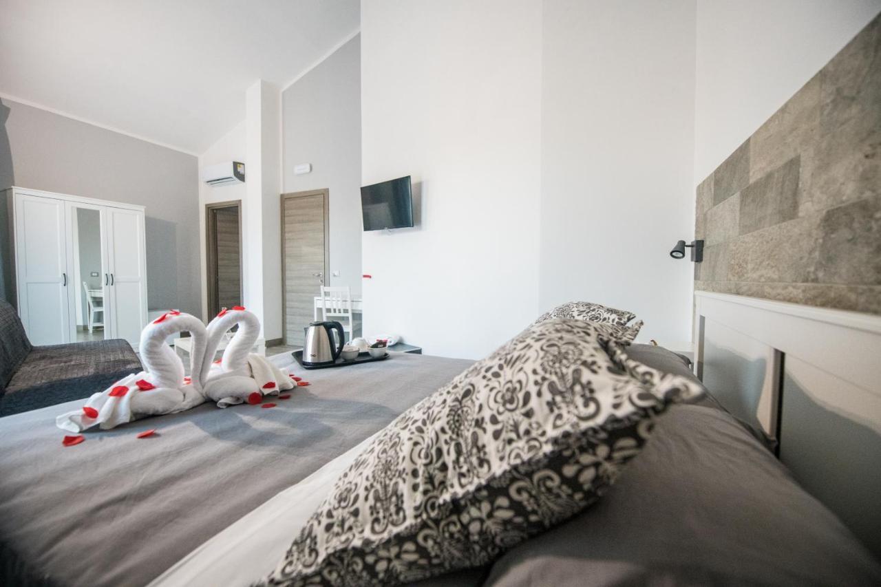 Dove Sorge Il Sole Bed & Breakfast กุสโตนาชี ภายนอก รูปภาพ