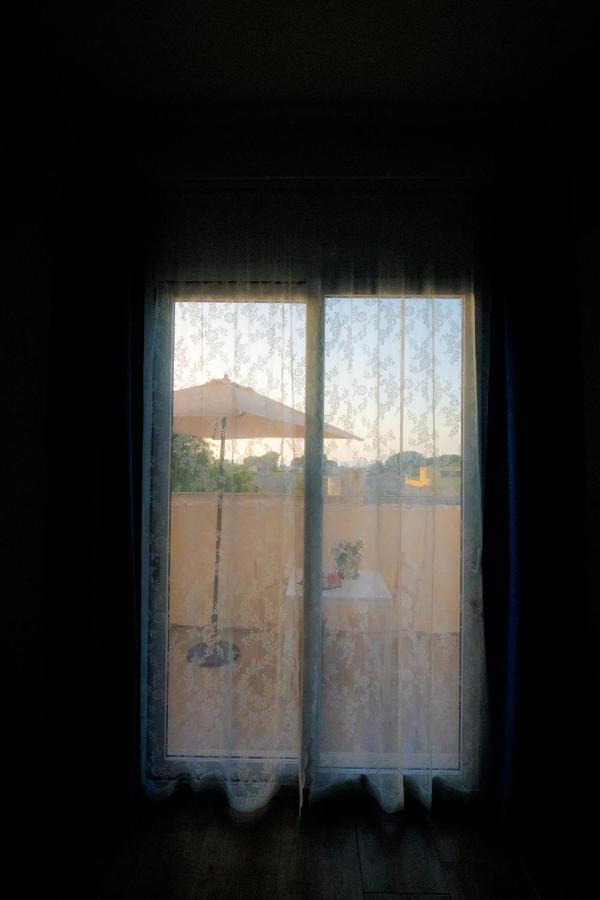 Dove Sorge Il Sole Bed & Breakfast กุสโตนาชี ภายนอก รูปภาพ